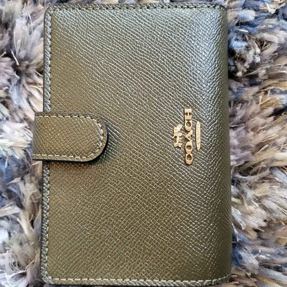 Coach Zip Wallet - New